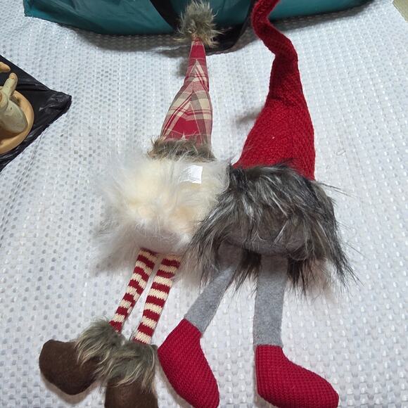 CHRISTMAS PLUSH SET OF 2 CHRISTMAS GNOMES SHELF SITTERS - Picture 4 of 6